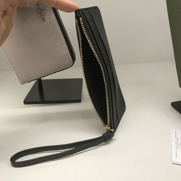 F39236 Wallet Wristlet Black Crossgrain Leather - Picture 3 of 6